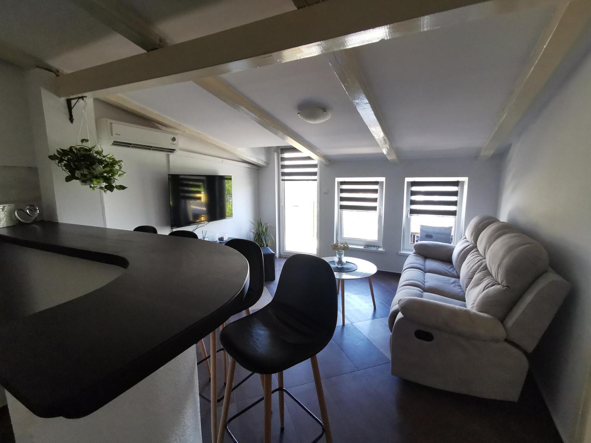 Katy Apartman *